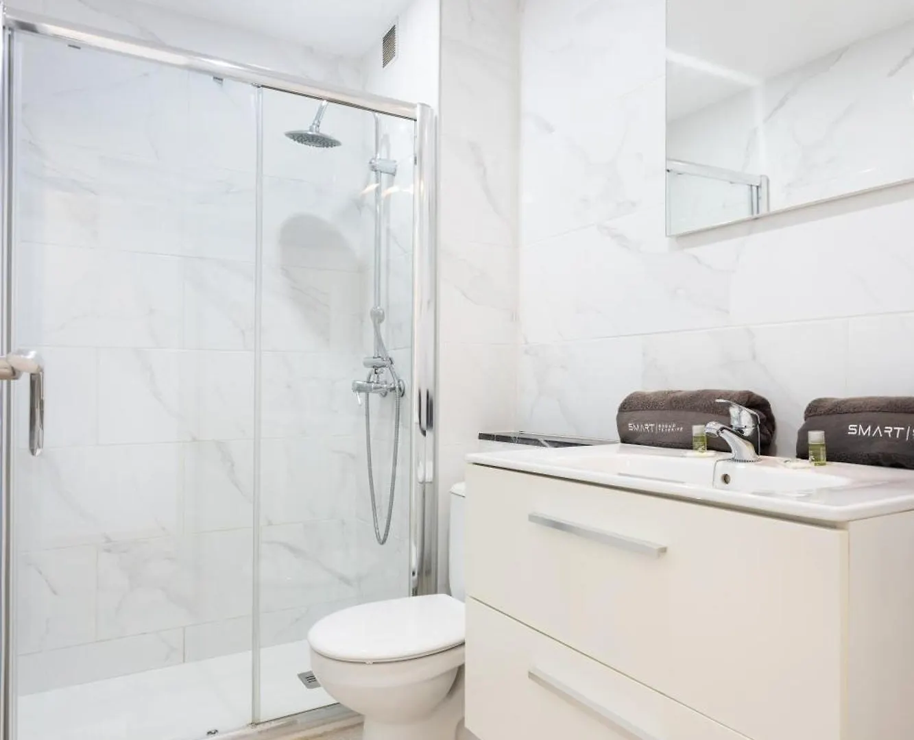 Cosy Apartment Near The Sea In Las Americas Playa de las Americas  Spagna